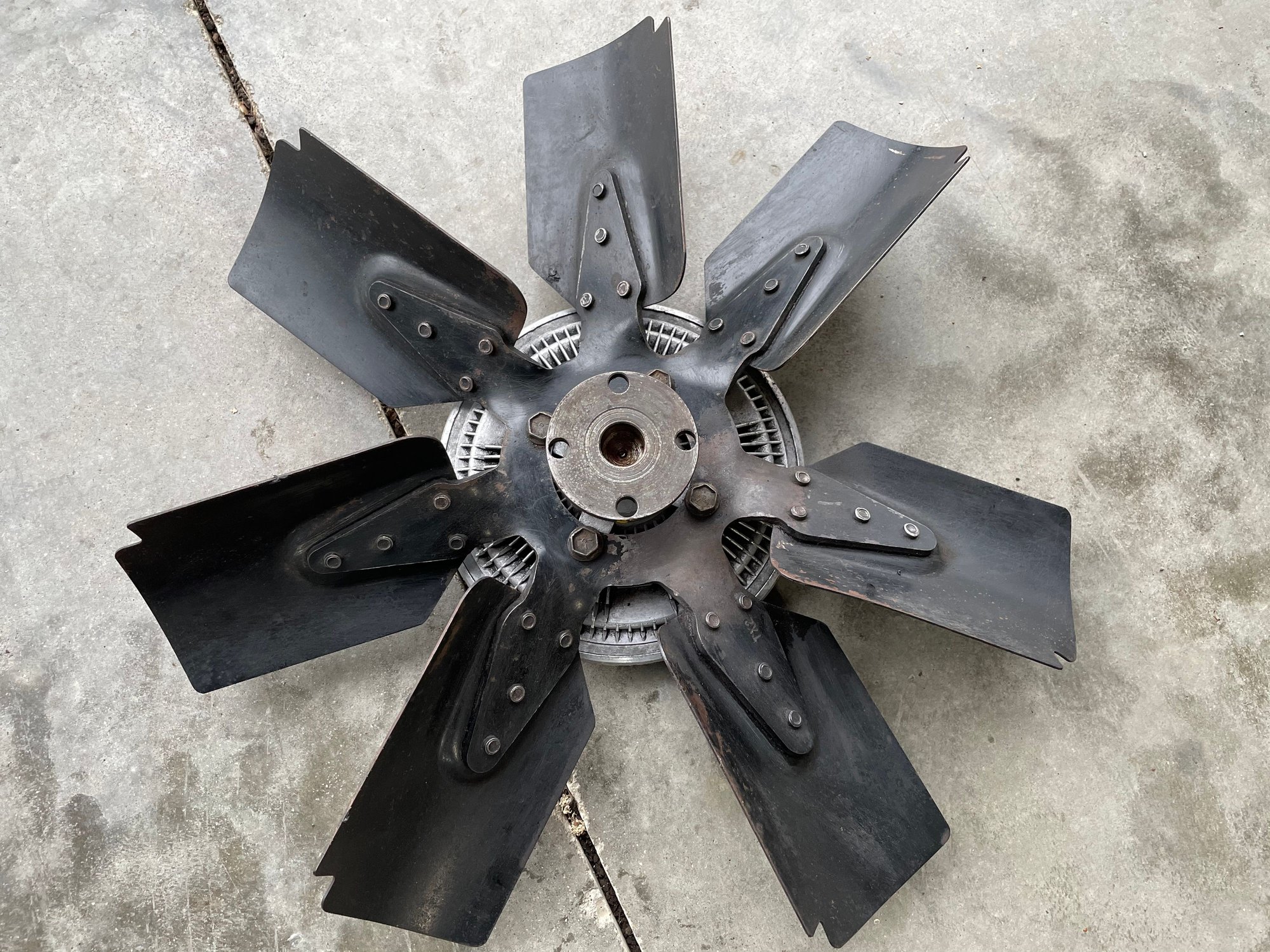 FS (For Sale) 74’ fan clutch and 7 blade fan CorvetteForum