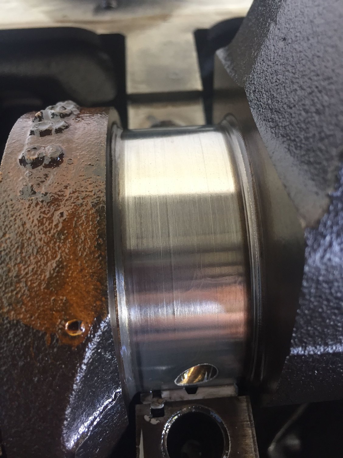 Scratches on crankshaft, leak in rear main seal CorvetteForum