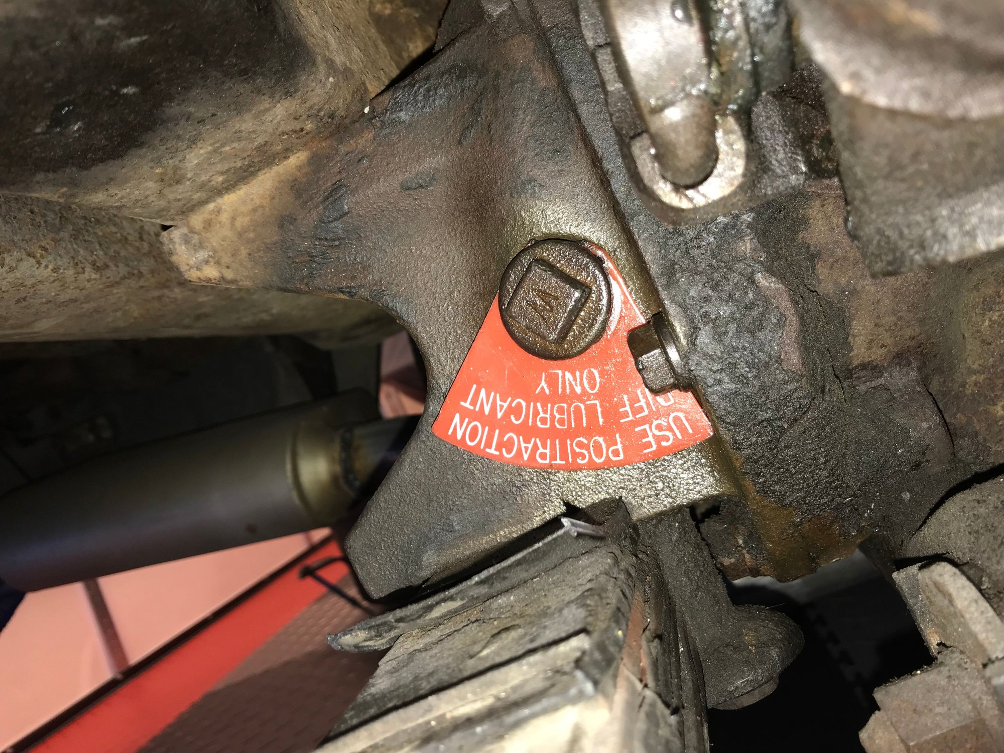 Differential fill plug doesn't want to go all the way back in