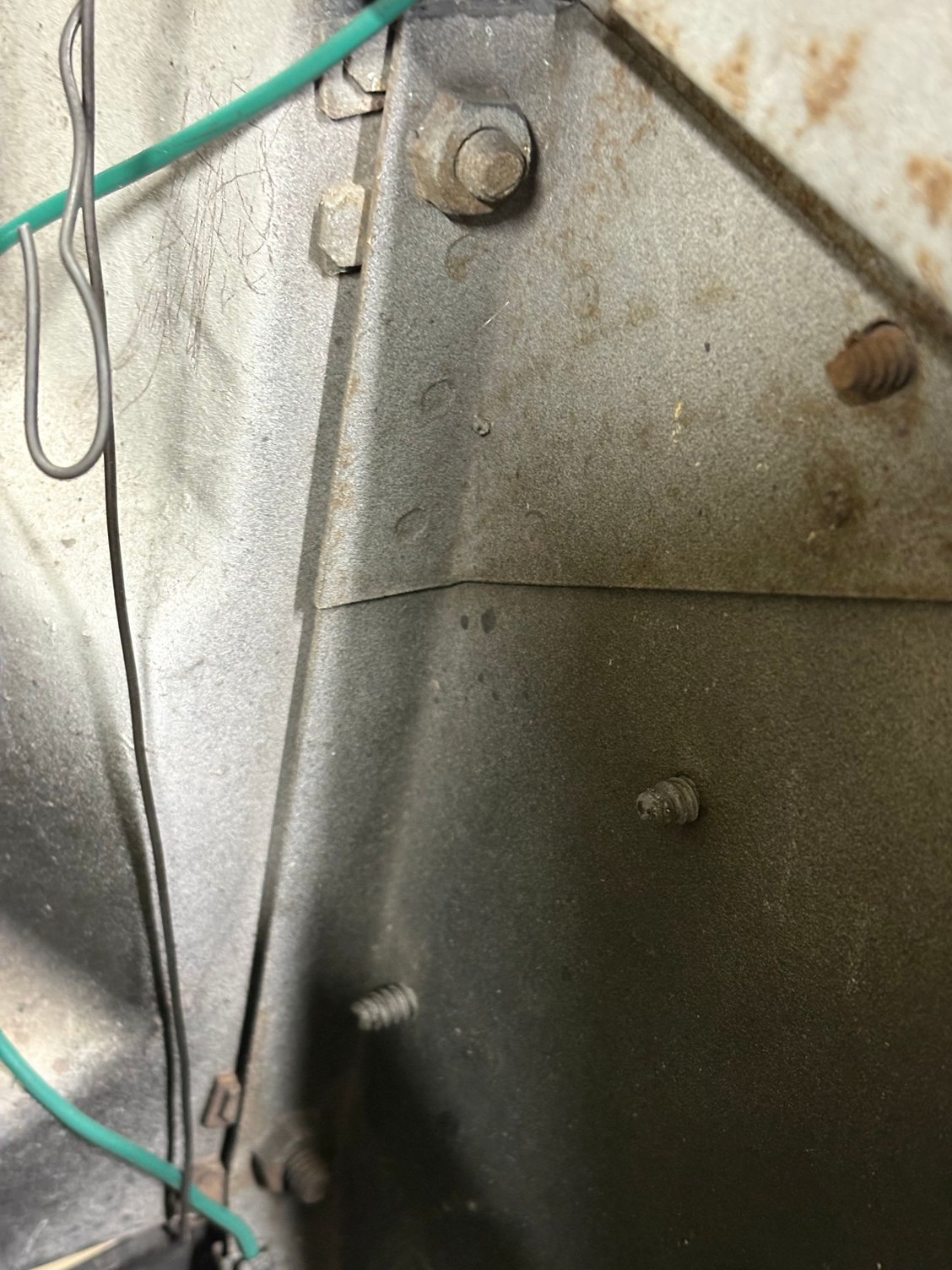 2 side bolts