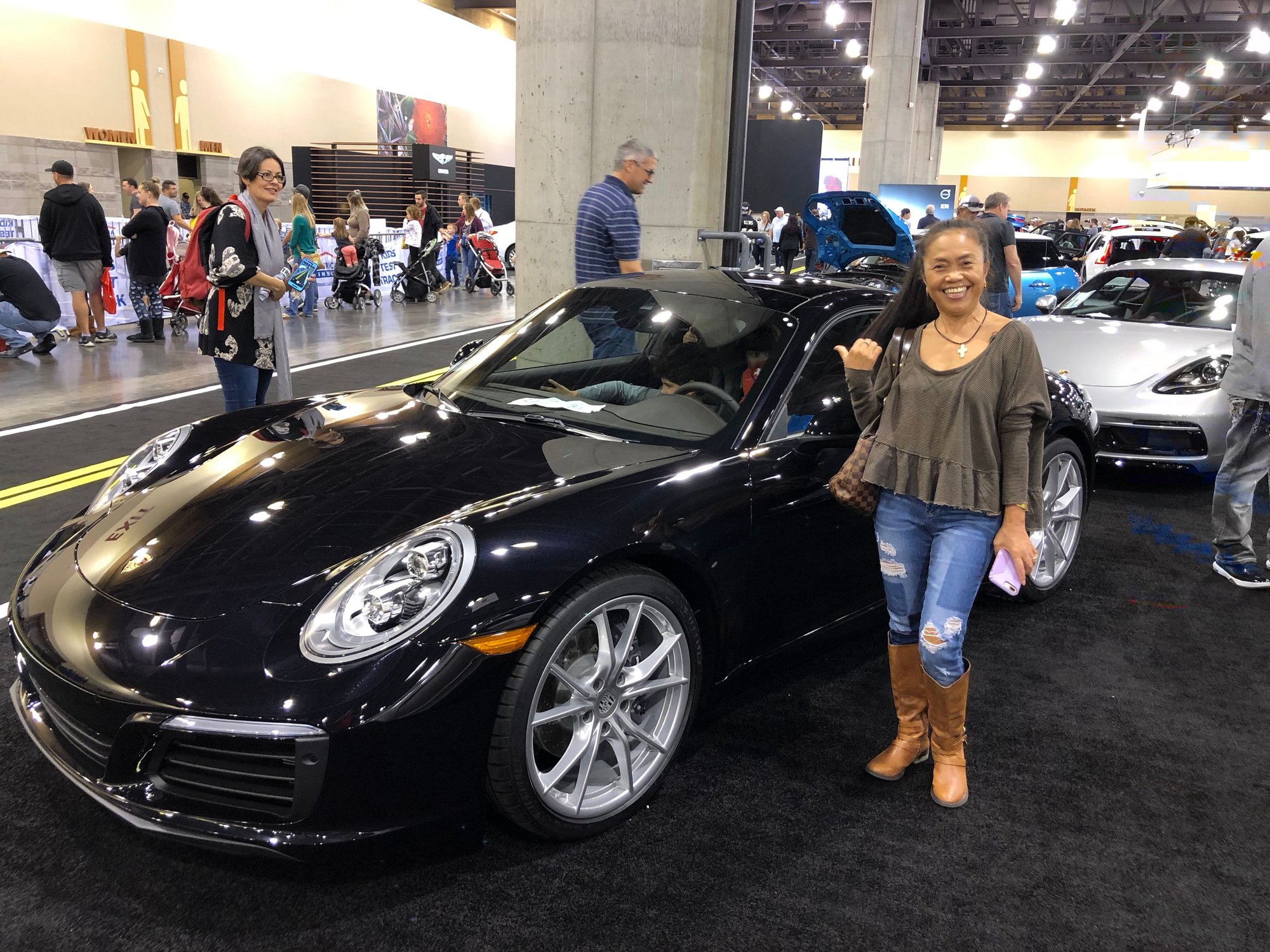 Phoenix Auto Show Sunday.... CorvetteForum Chevrolet Corvette Forum