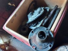 Bearing retainer on Muncie