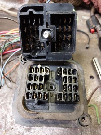 1968 connector with a single bolt to hold the assembly tight. Also dielectric grease from the factory. Not sure about 67 vehicles