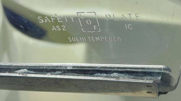 '65 couple  
SAFTY PLATE  LOF 
Solid Tempered
A52  IC
