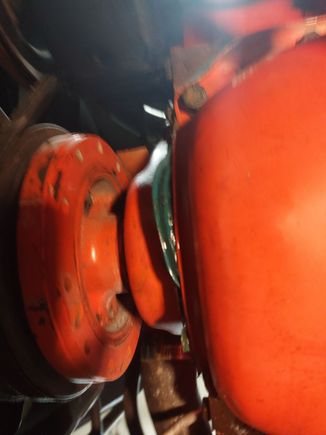 Front seal of one piece rubber pan gasket
