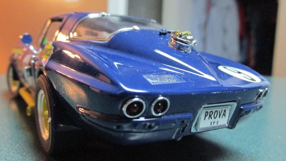 Danbury Mint 1/24 scale 1966 Corvette Stingray Racer in Sunoco sponsored blue and yellow.