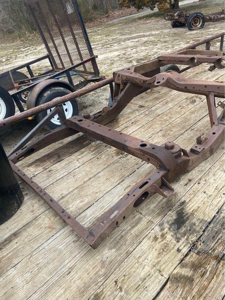 Unbelievable! Hidden 69 73 Corvette Frame Details Exposed - xry8ec2