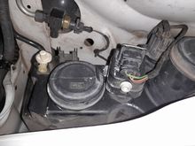 Left-hand/passenger side 