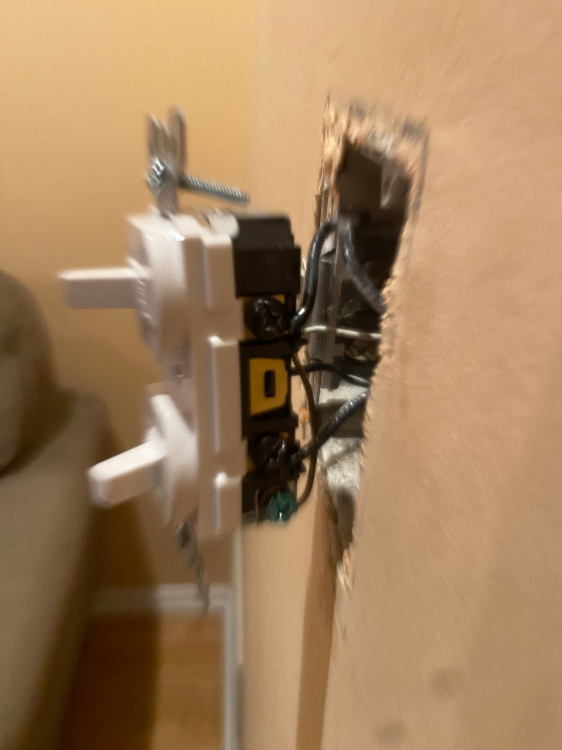 Newly installed light switch is not working correctly DoItYourself