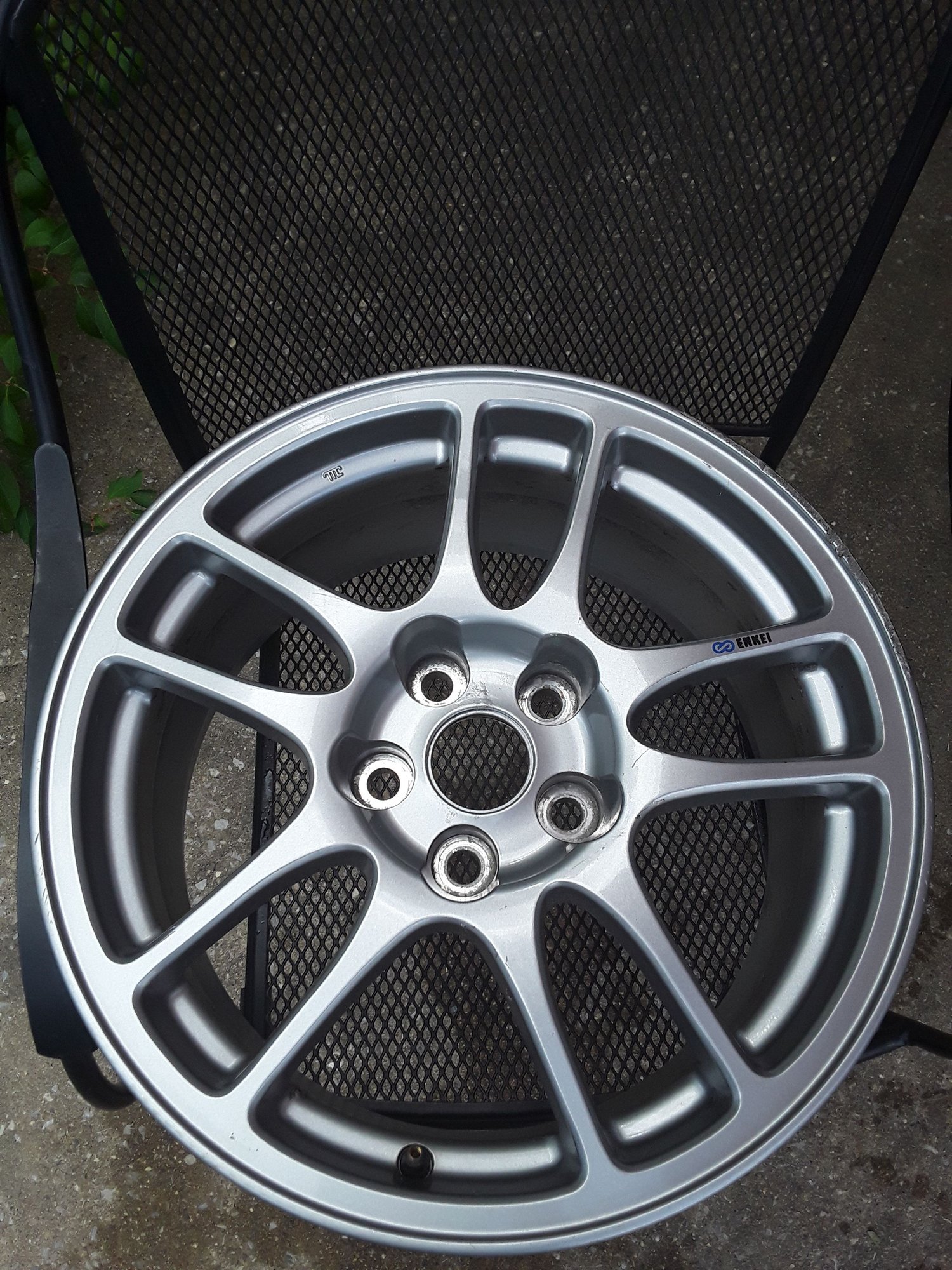 Wheels and Tires/Axles - (1) Evolution 9 wheel - Used - 2006 Mitsubishi Lancer Evolution - Plymouth Meeting, PA 18974, United States