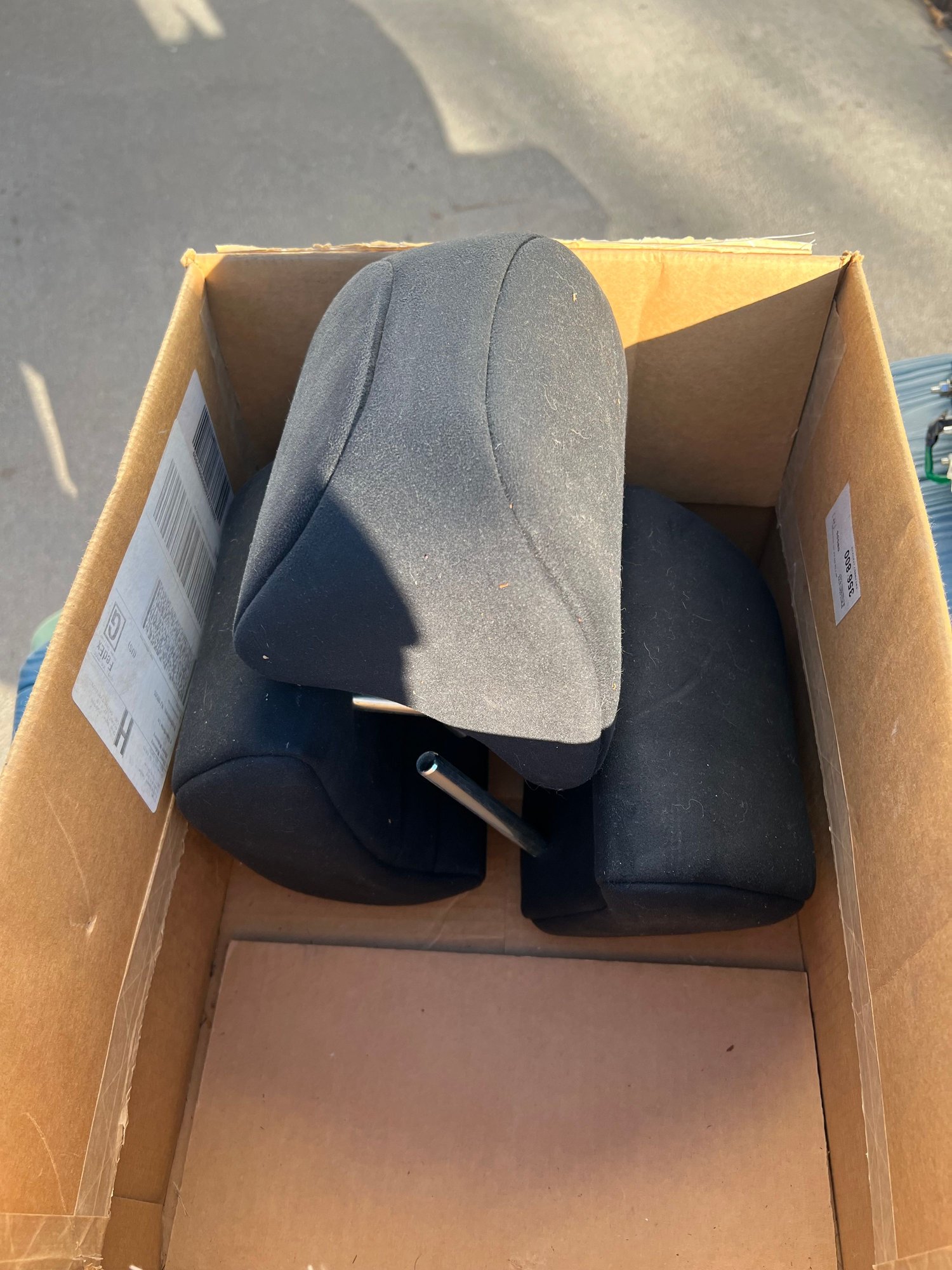 Interior/Upholstery - Rear seat headrests - Used - 2008 to 2016 Mitsubishi Lancer Evolution - Bordentown, NJ 08505, United States