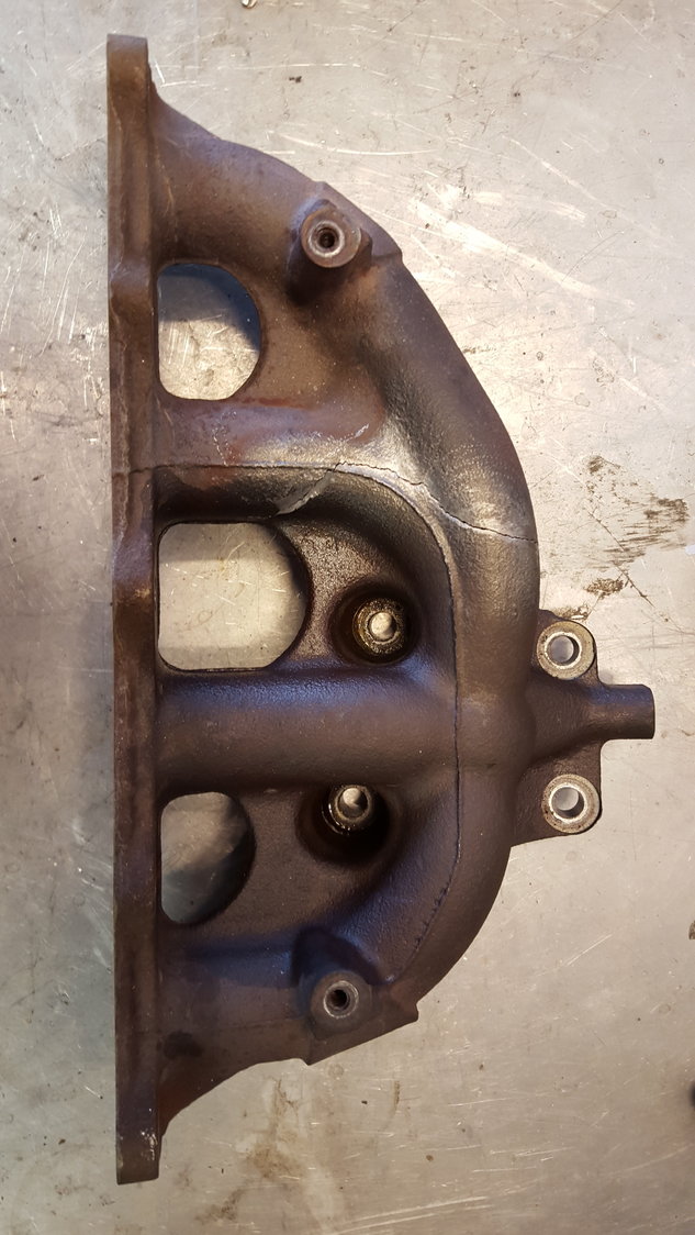 cracked exhaust manifold
