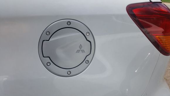 Installed the alloy fuel door.