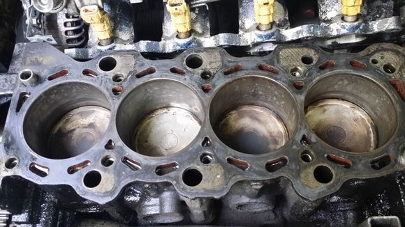So guys after a thorough cleaning this is what the situation looks like after all the dirt grease and grim was cleaned off. I used brake cleaner and loads of paper towels and rags.
