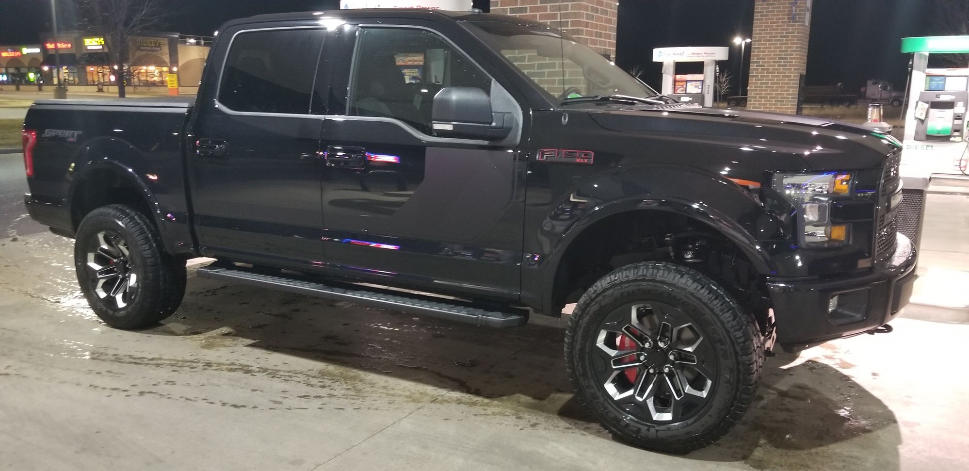 2017 F150 Screw 4" lift, fox shocks, RC grille, raptor