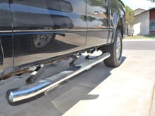 THE BOTTOM OFTHE  STEP IS THE SAME HEIGHT AS THE UNDERCARRIAGE OF THE VEHICLE.