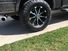 KO2s sitting on some XD Badlands sitting on 305/65/18....Paid $1,224 for all 4