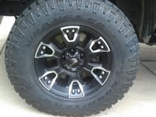17&quot; Ballistic Havoc Rims (matte black)
285/70/17 Goodyear Duratrac Tires
