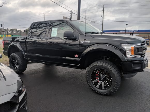 2018 F150 XLT with 6" lift on 35"x12.5's on Fuel 20" wheels 3.5L Twin Turbo