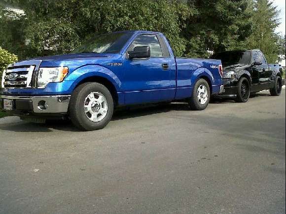 The 2 Trucks hanging out