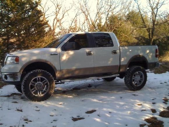 Drivers side 20X9 Moto Metal 951 Toyo Open Country MT 35x12.50R20
