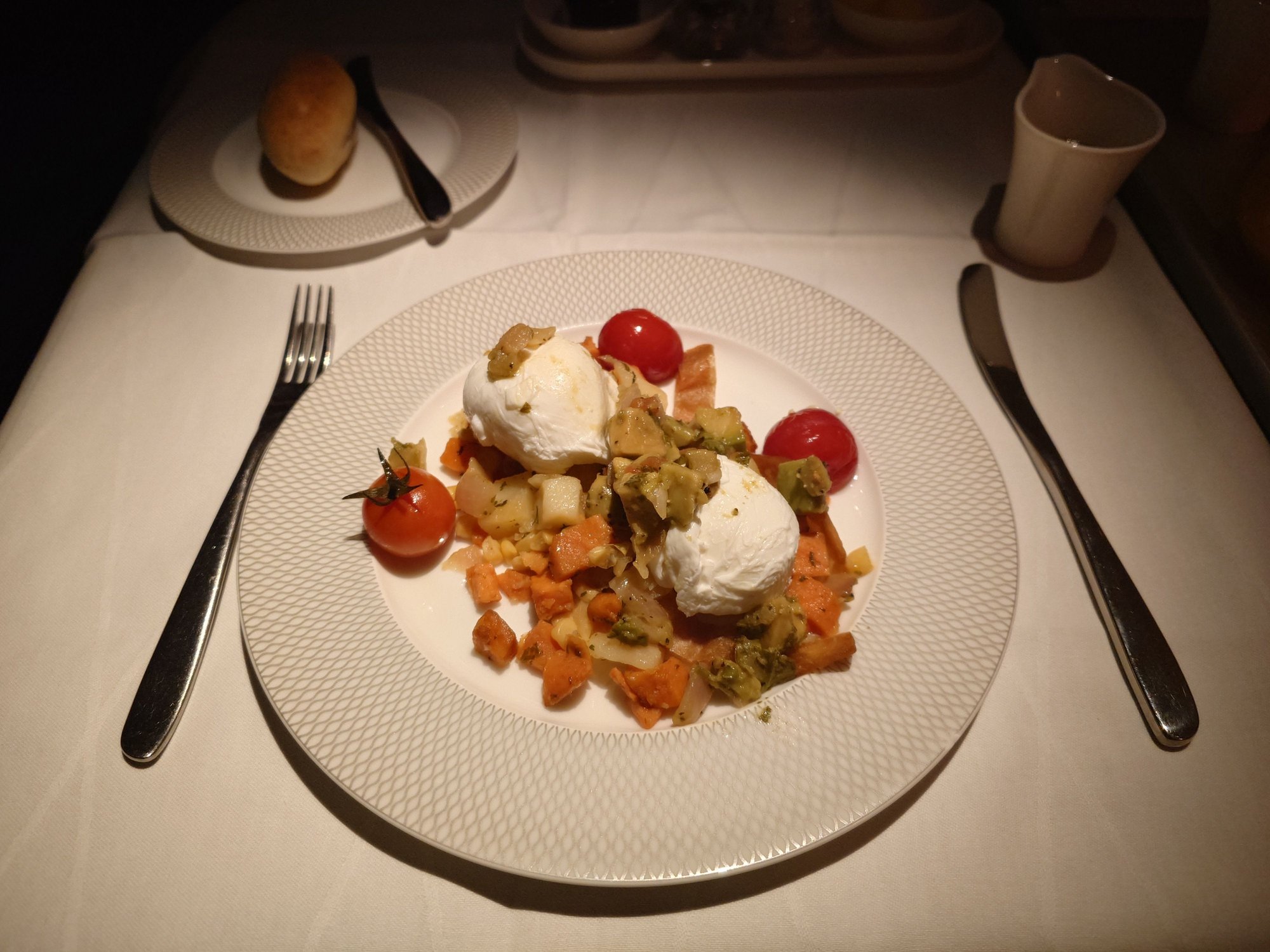 Poached egg breakfast. I must admit I knew that doing a poached egg at 39,000 feet was unlikely to be a satisfying outcome and so it was. The tortilla and veg base was pretty good though and nice gentle spice. 