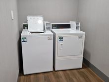 The guest laundry is available from 6 am until 10 pm, the machines are $2.00 and $2.25 (the one on the right, I think it is the dryer). They have two of each.