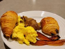 Breakfast plate (good scrambled eggs and bacon in the club)