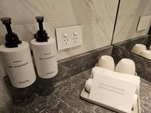 Bathroom amenities