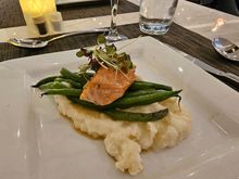 Polaris lounge salmon very good. Mashed potatoes excellent.  Would recomend this dish.