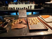 Lounge - evening drinks and canapés
