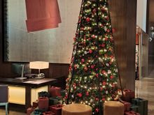 Christmas Tree on 28th floor (  main lobby floor ) of Conrad tokyo