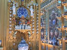 Also there was a beautiful porcelain musem in the park
