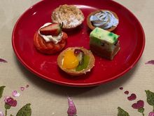 Assorted pastries like chendol kueh