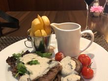 Ribeye Steak (medium/well) and chips hot and perfectly acceptable.