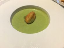 Caramelised pea soup with fried ricotta 