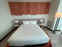 Corner King High Floor