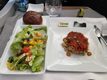 Romaine lettuce salad and sundried tomato tartare