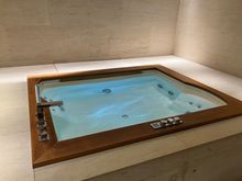 Jacuzzi