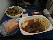 SYD-LAX first meal. “Chipotle brisket”. Meat was same as short rib, with nice sauce. The dessert was as you see, one TimTam biscuit. Was hoping ice cream would be coming, but no. 