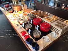 Lounge breakfast