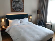 King bed with 1 duvet