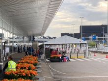 T3 car drop off  departures - white tent at door C 