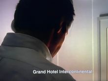 Harrison Ford giving the name of the hotel where je stays