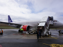 Disembark on right side!