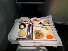 TG biz meal SIN-BKK