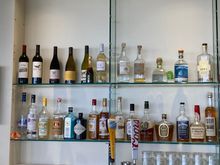 Drinks priced à la carte 