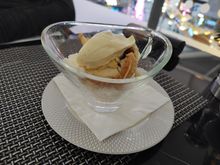 Eaton Mess with mince pie 