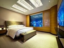 Bedroom (night)