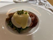 Eggs Benedict 